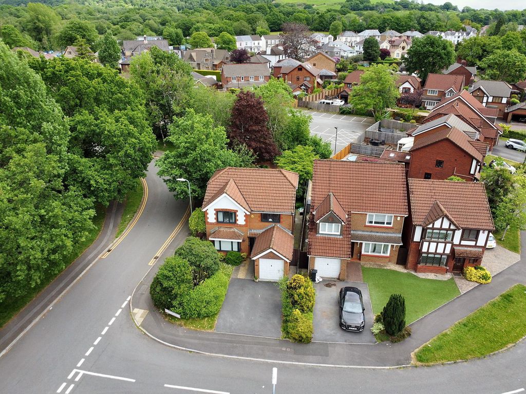 Property photo 1 of 31