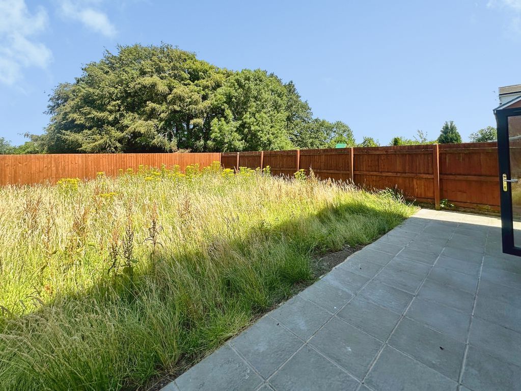 Property photo 3 of 19 Garden