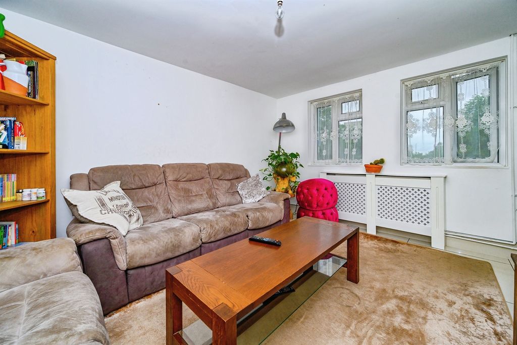 Property photo 2 of 18
