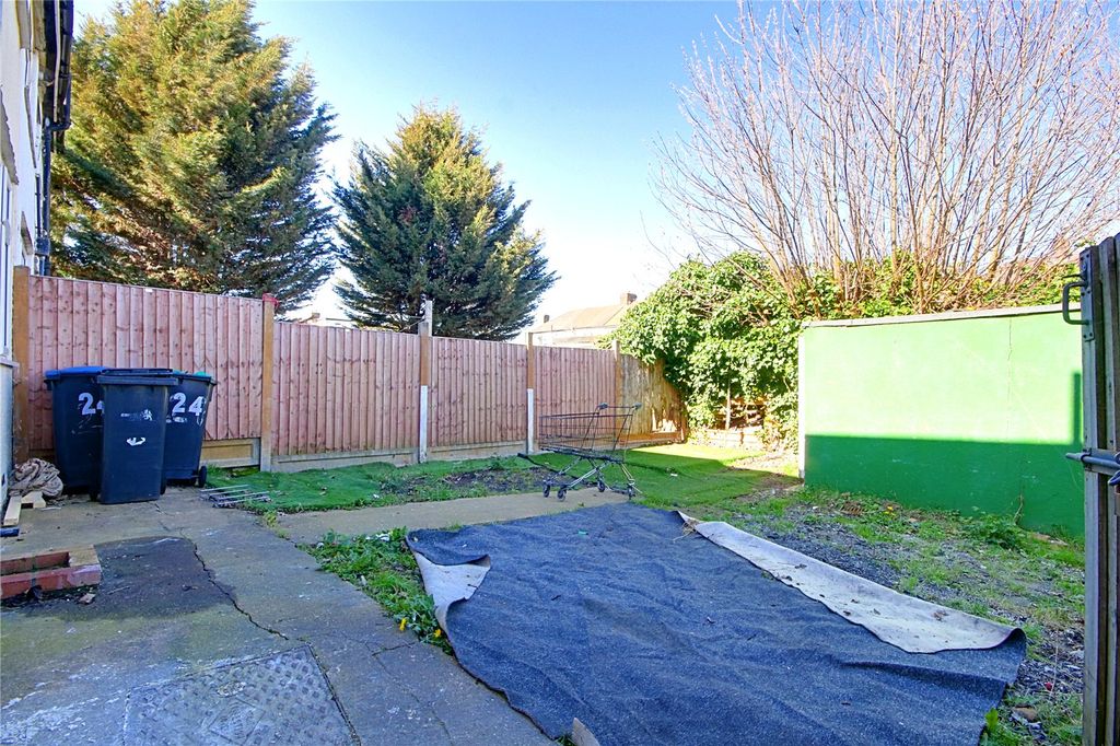 Property photo 3 of 8 Picture No. 05