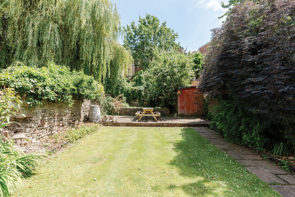 Property photo 1 of 11 Photo 17
