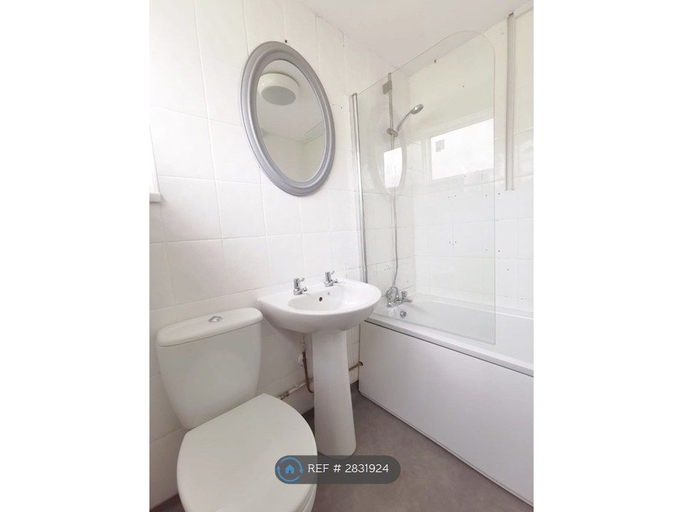 Additional image 12 of 3 bed semi-detached house to rentAmroth Walk, St. Dials, Cwmbran NP44