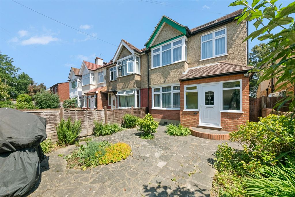 Property photo 1 of 18