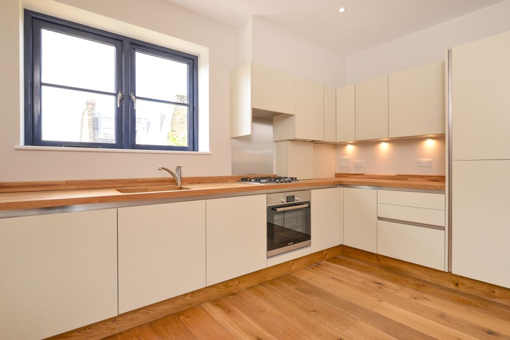 Property photo 2 of 8 216211 (10)