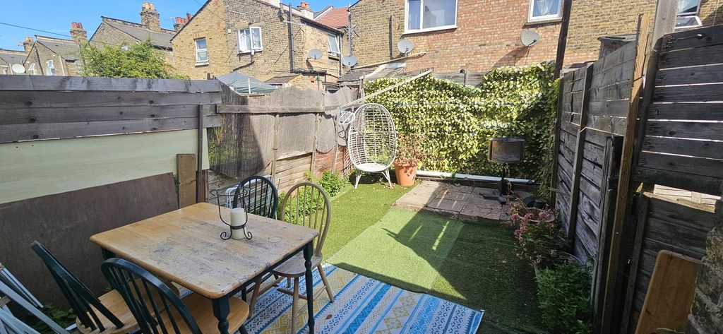 Property photo 3 of 11