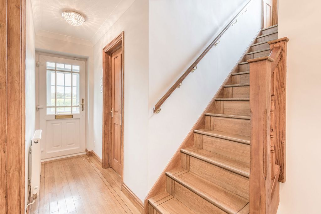 Property photo 3 of 46