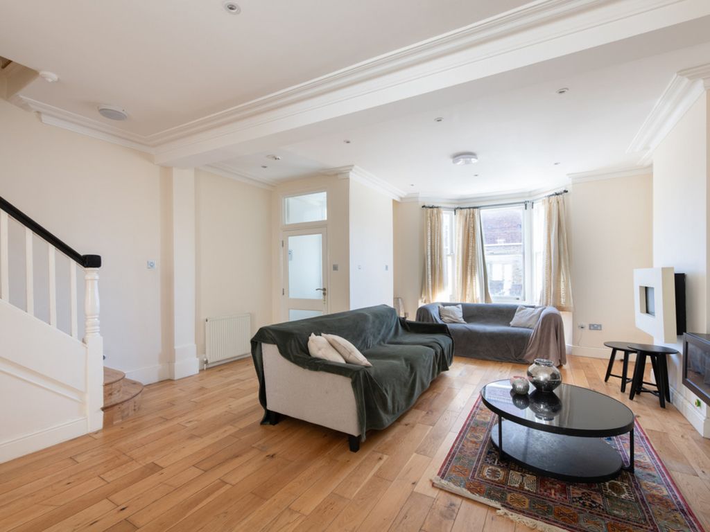 Property photo 3 of 9