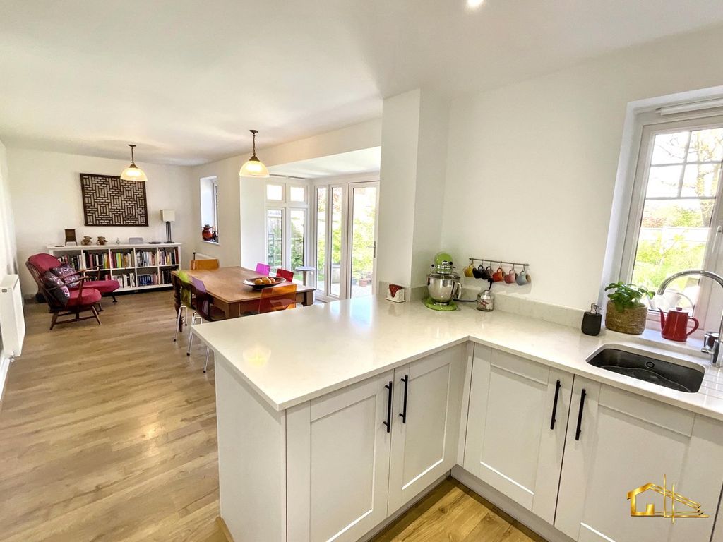 Property photo 3 of 23