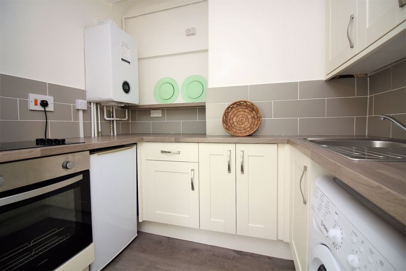Property photo 3 of 7 Kitchen