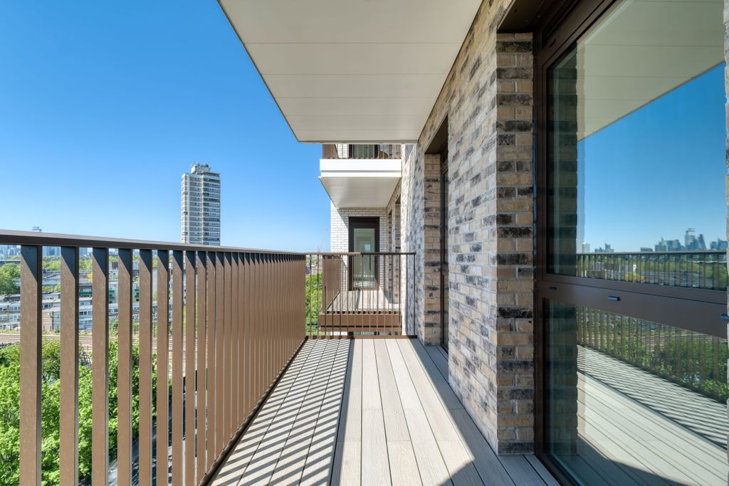 Property photo 3 of 22 Balcony
