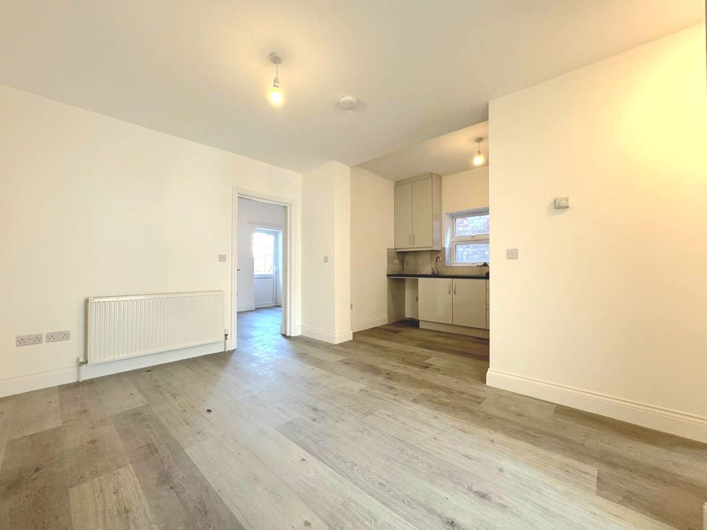Property photo 3 of 7 2