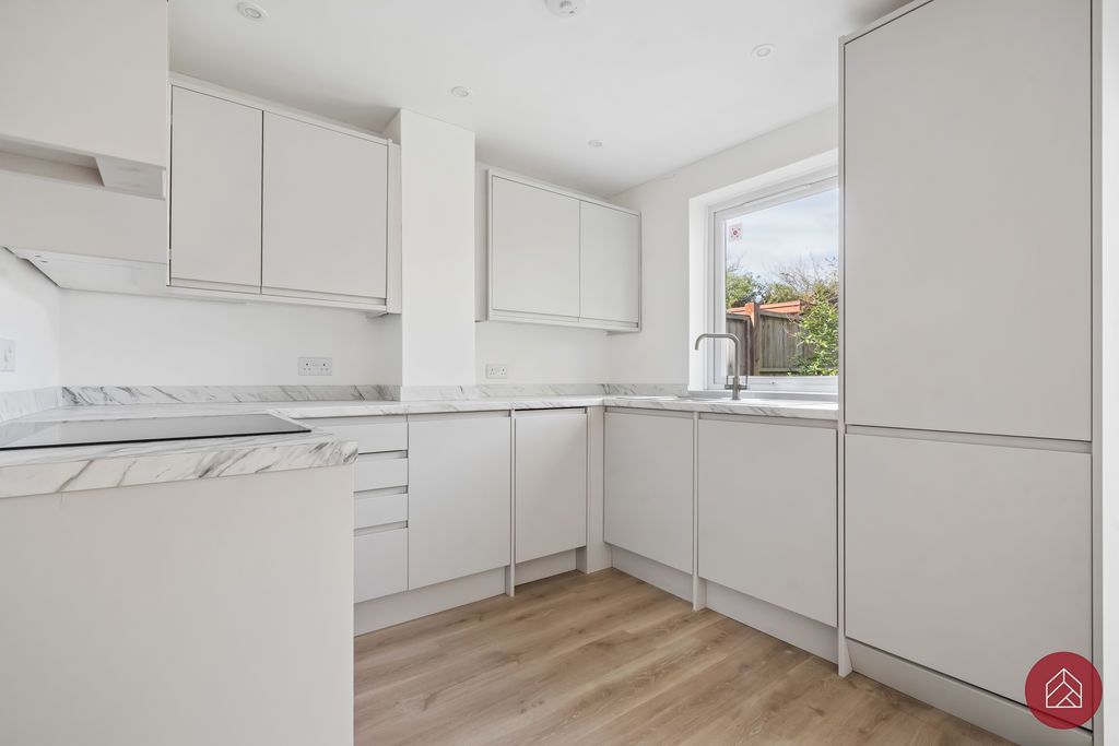 Property photo 1 of 21 Photo 10