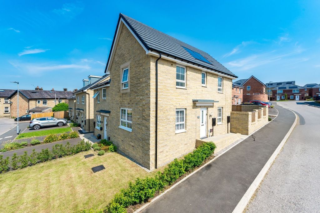 Property photo 1 of 37
