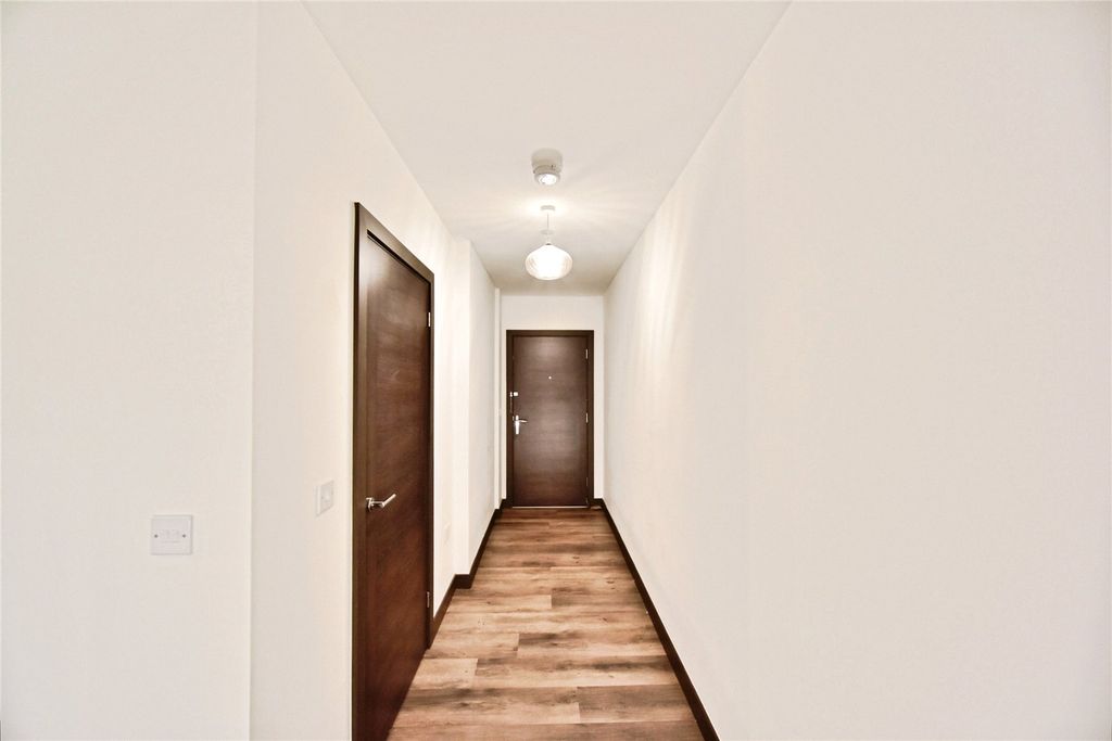 Property photo 2 of 19 Picture No. 15