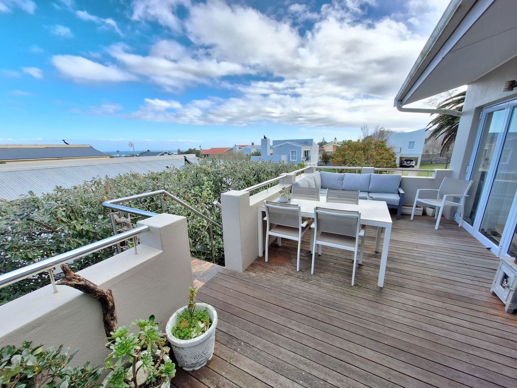 Property photo 1 of 37 Hf1704503