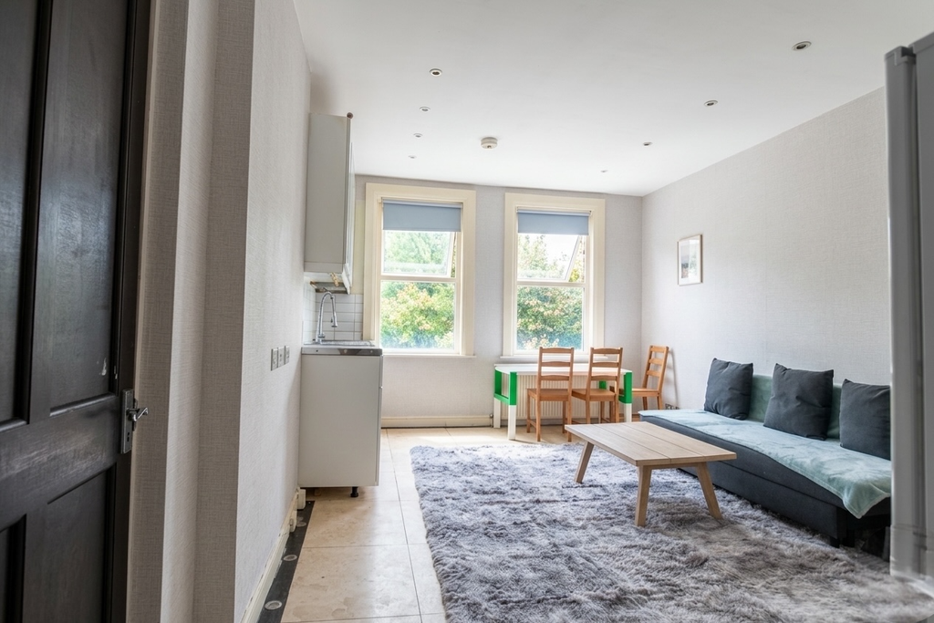 Property photo 1 of 3