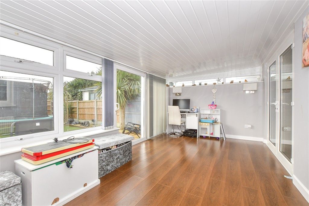 Property photo 2 of 11 Conservatory