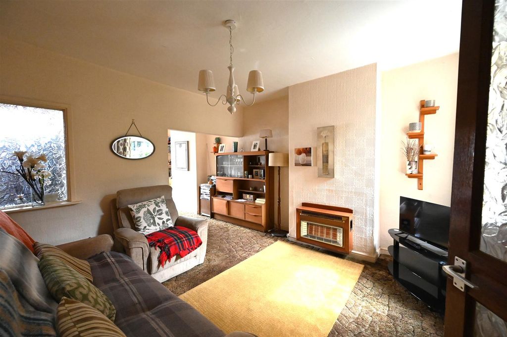 Property photo 3 of 14 Sitting Room.Jpg