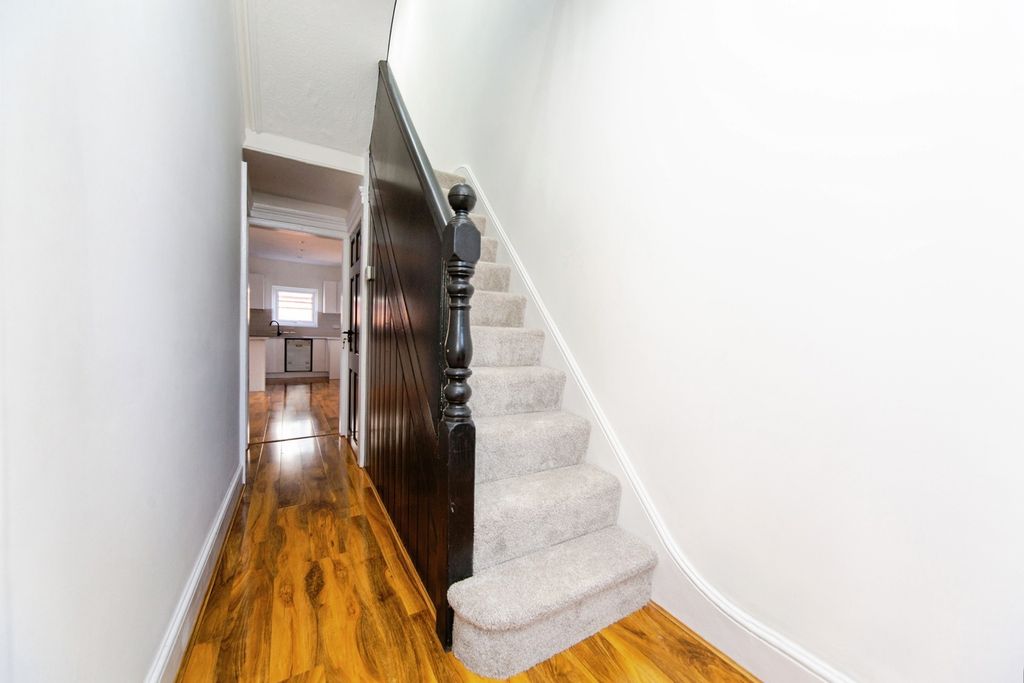 Property photo 3 of 27 Pbox-Img.Jpg