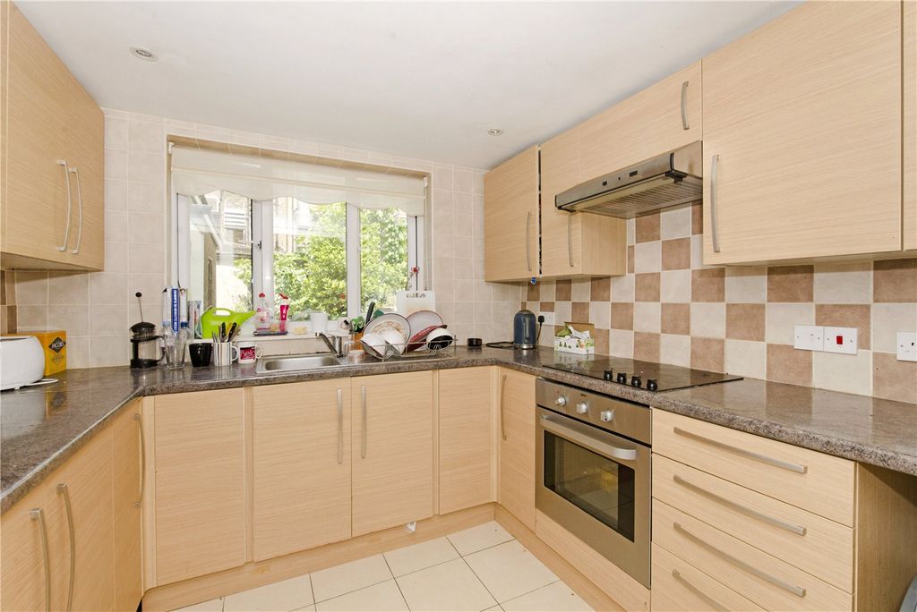Property photo 2 of 11