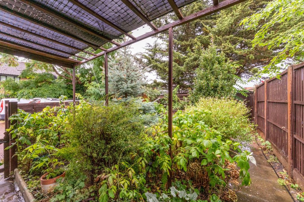 Property photo 1 of 3