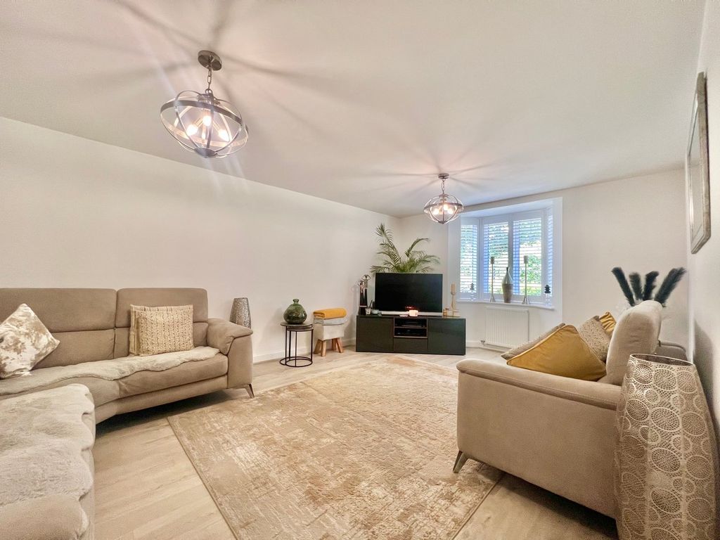 Property photo 2 of 25