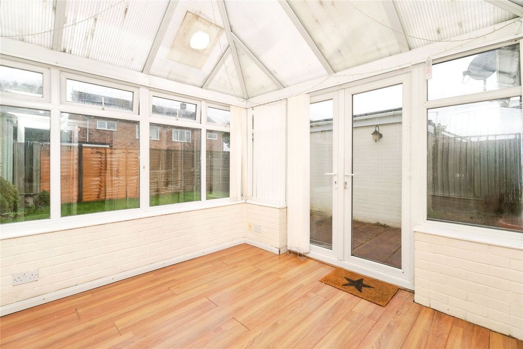Property photo 3 of 7 Convervatory