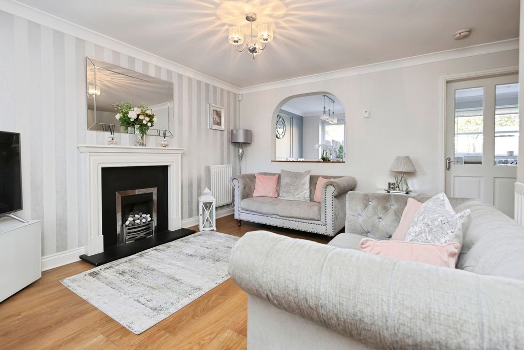 Property photo 3 of 18 Pbox-Img.Jpg