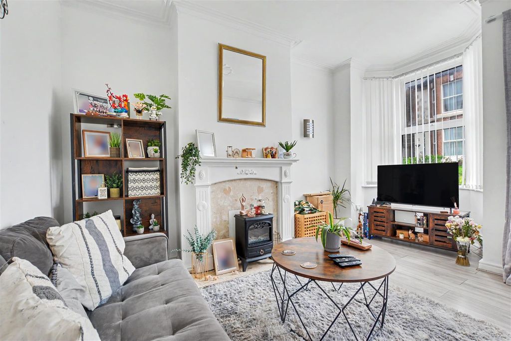 Property photo 3 of 14 Lounge_3.Jpeg