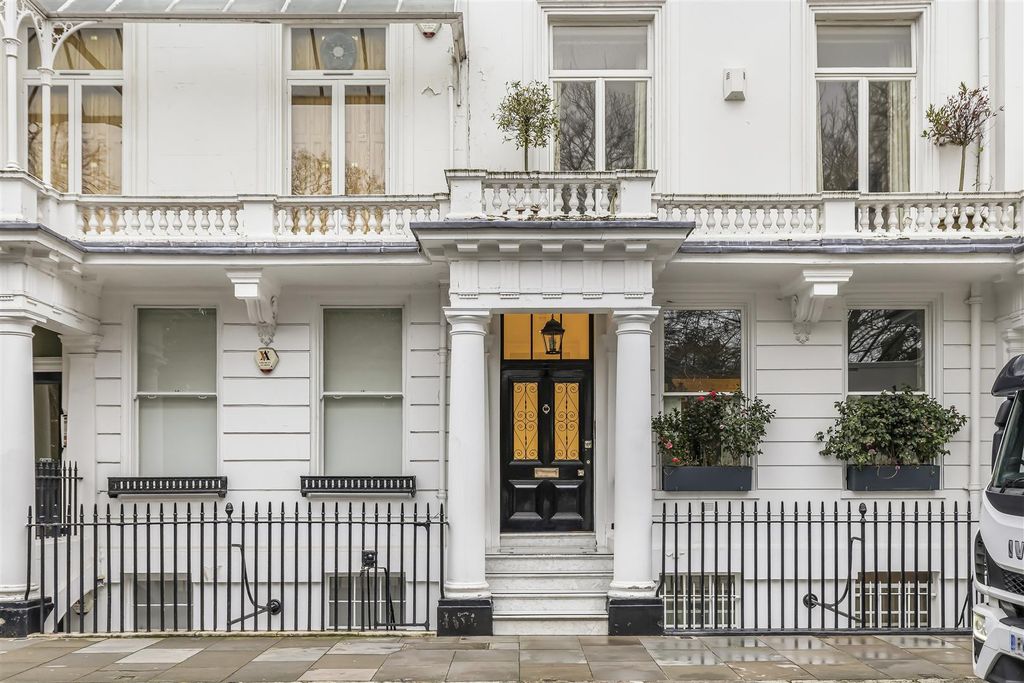 Property photo 1 of 34 Front Entrance