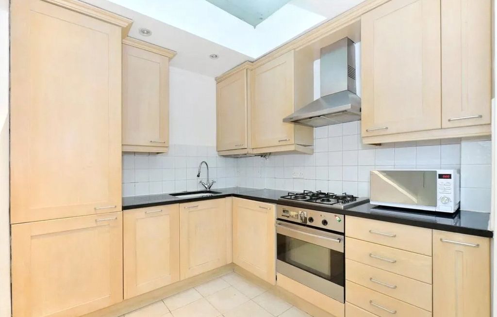 Property photo 3 of 12 Picture No. 04