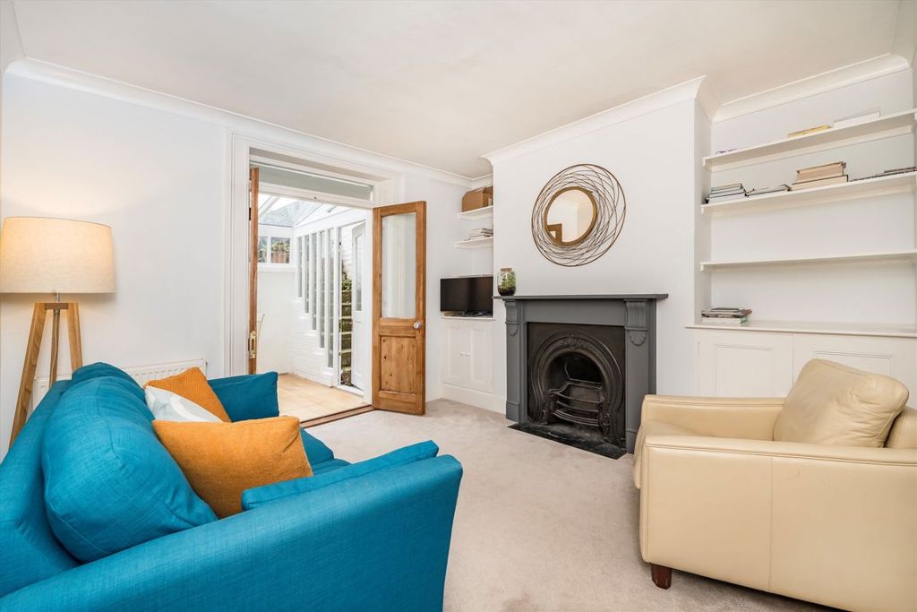 Property photo 2 of 6