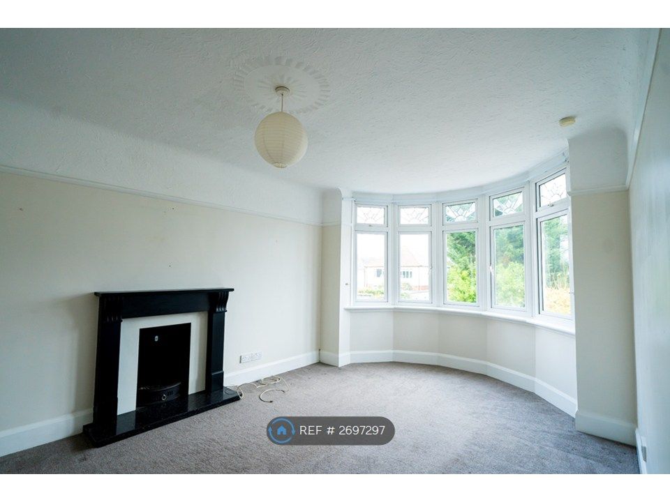 Property photo 2 of 17 Lounge