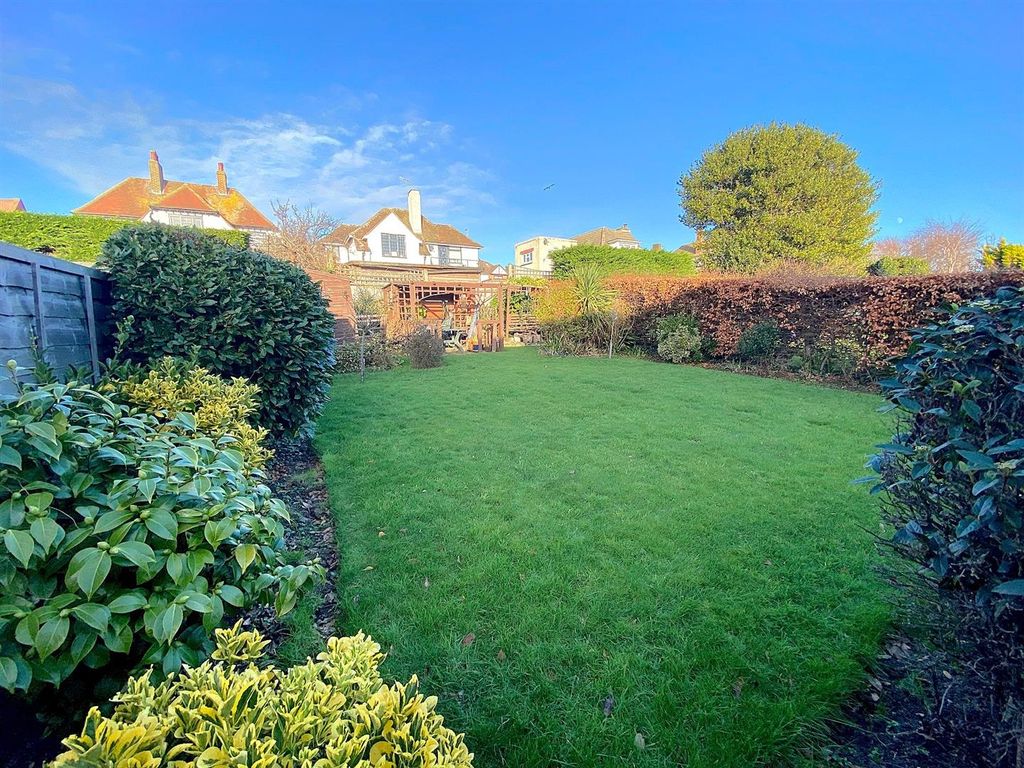 Property photo 2 of 12 61 College Road - Garden.Jpg