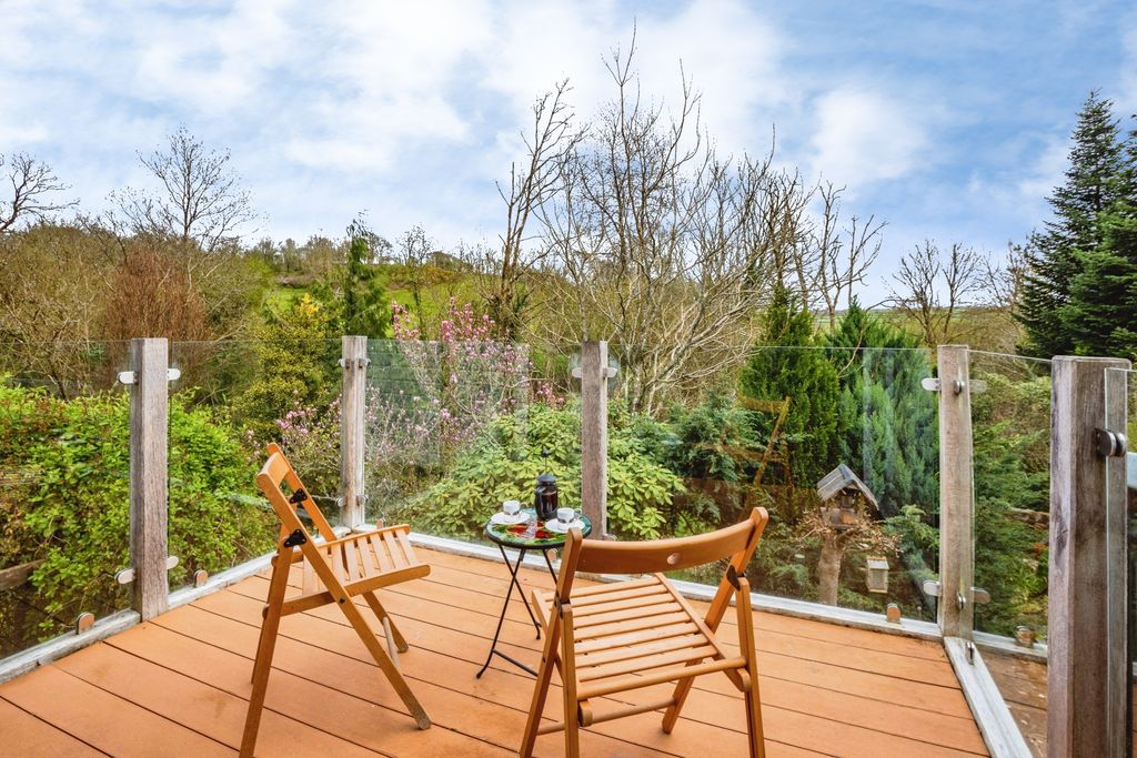 Property photo 1 of 29 Balcony