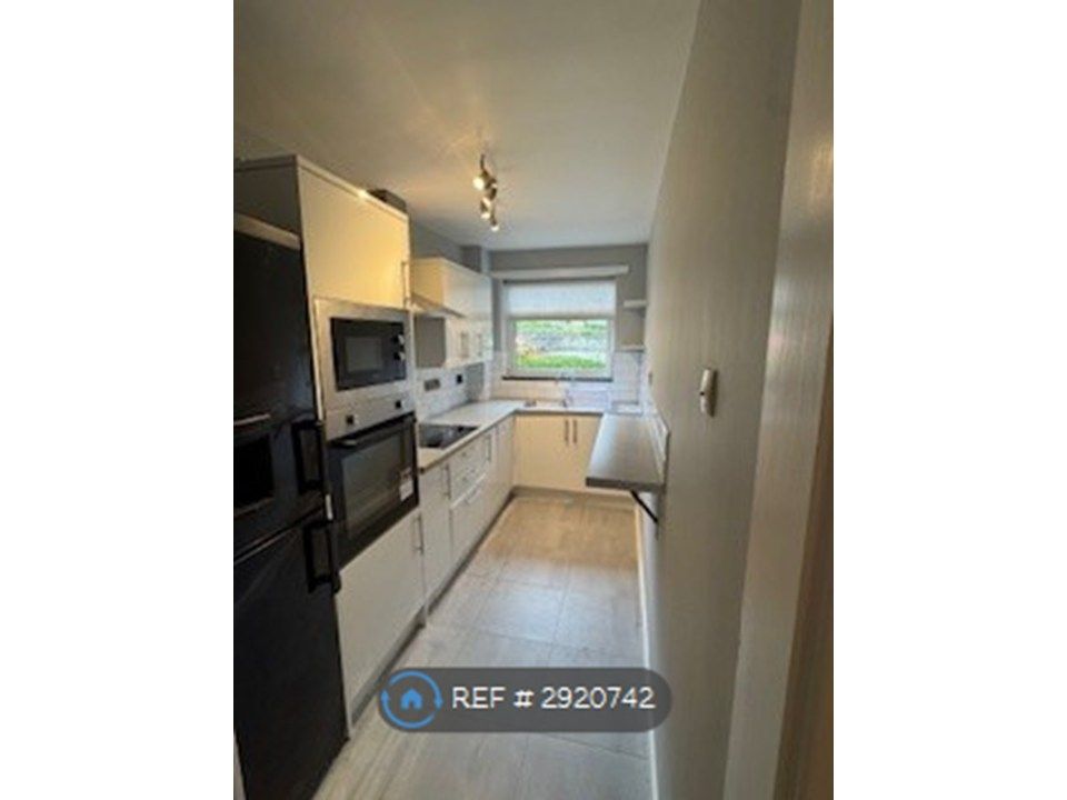 Property photo 1 of 8 Kitchen