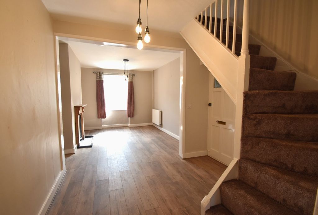 Property photo 2 of 11 Tiverton Seddons
