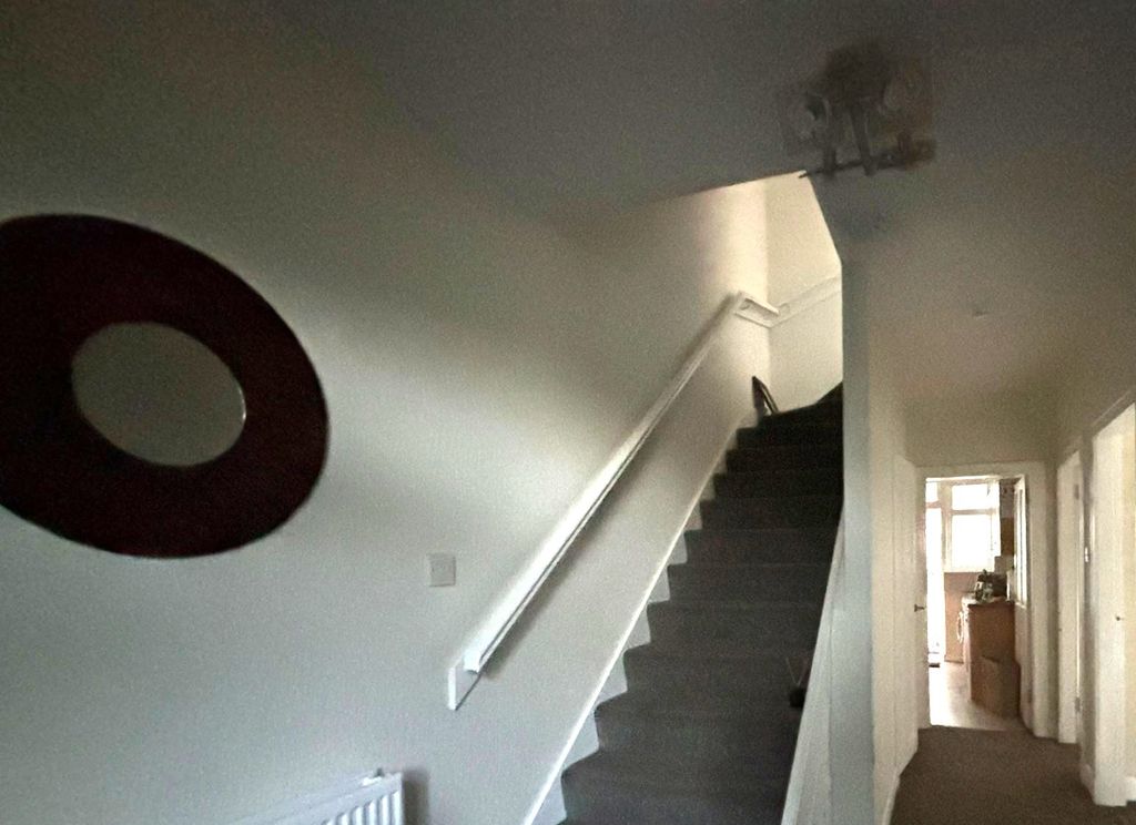 Property photo 3 of 5 4