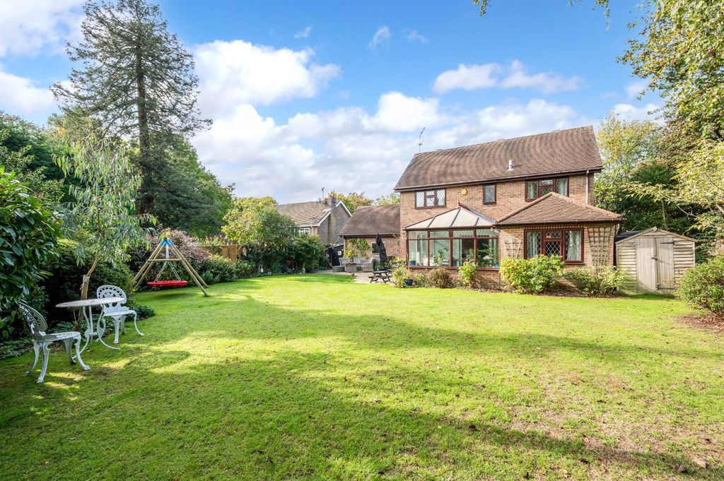 Property photo 2 of 20 Heathlands (2).Jpg