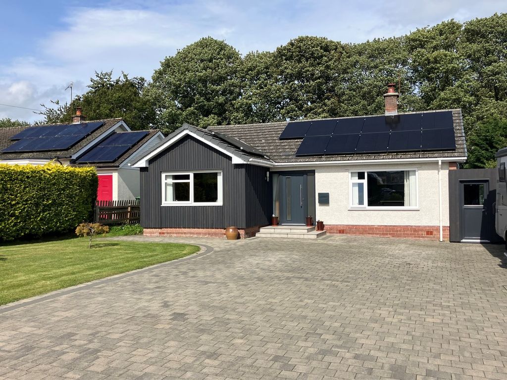 Property photo 1 of 21 External
