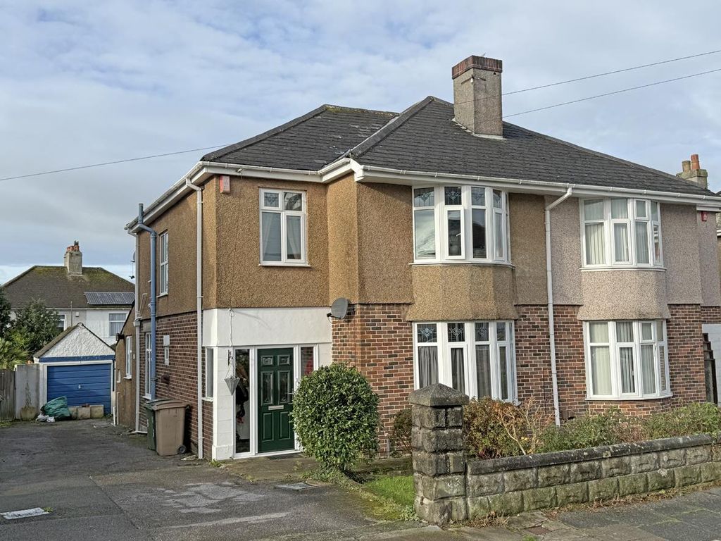 Property photo 1 of 26 Cresthill Road 6 - Front.Jpg