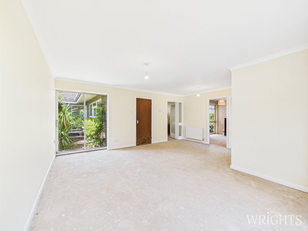 Property photo 2 of 28