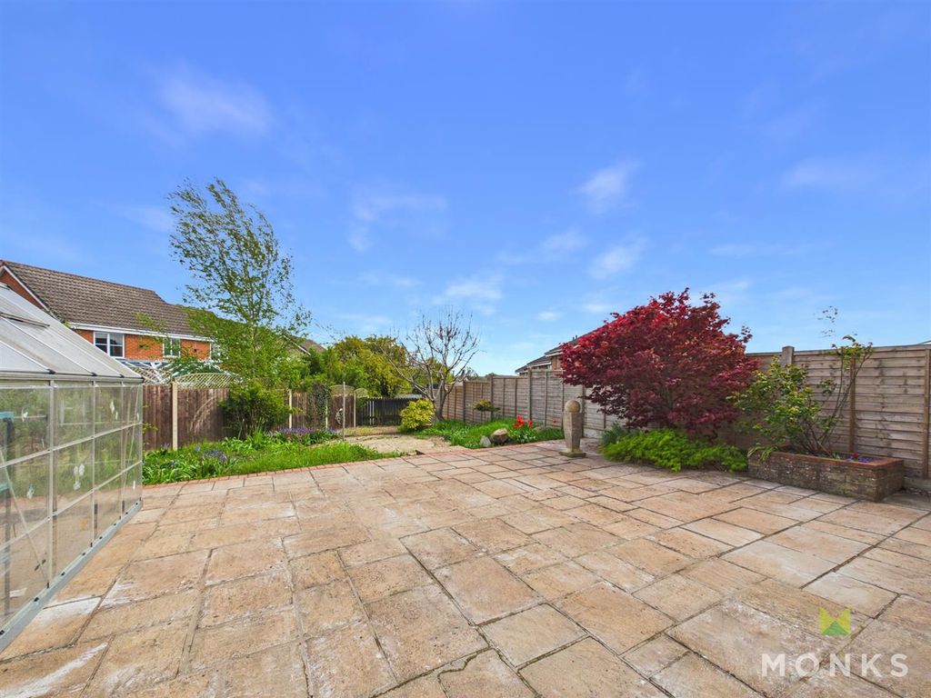 Property photo 2 of 19 Cam01420G0-Pr0880-Still021.Jpg