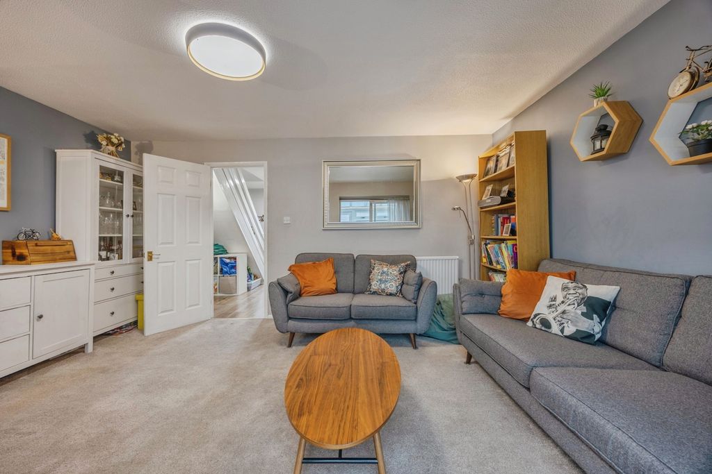 Property photo 3 of 27 Pbox-Img.Jpg