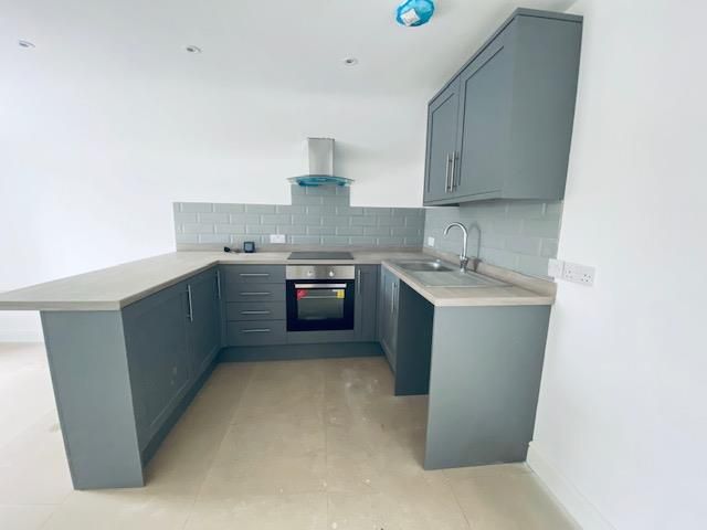 Property photo 3 of 13 Kitchen