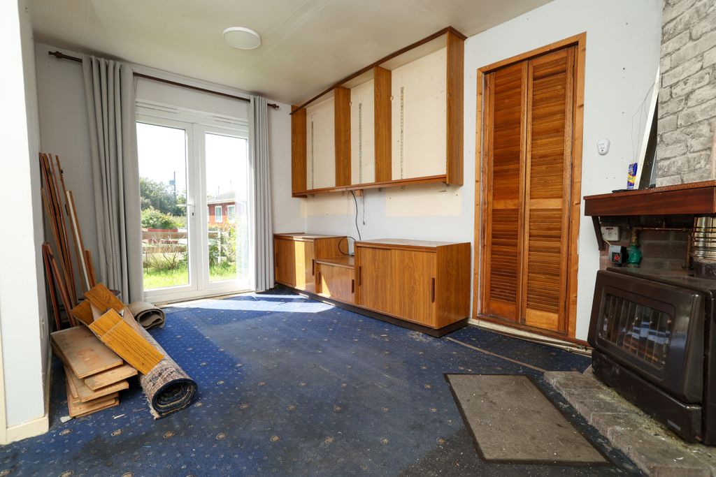 Property photo 3 of 28