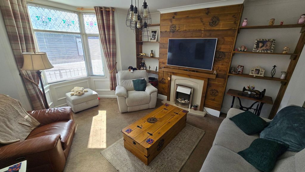 Property photo 2 of 14