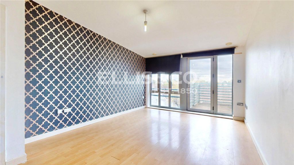 Property photo 3 of 11 Picture No. 14