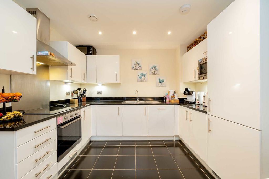 Property photo 3 of 6