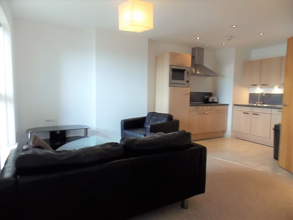 Property photo 1 of 10 1 Bedroom Flat With Secure Parking